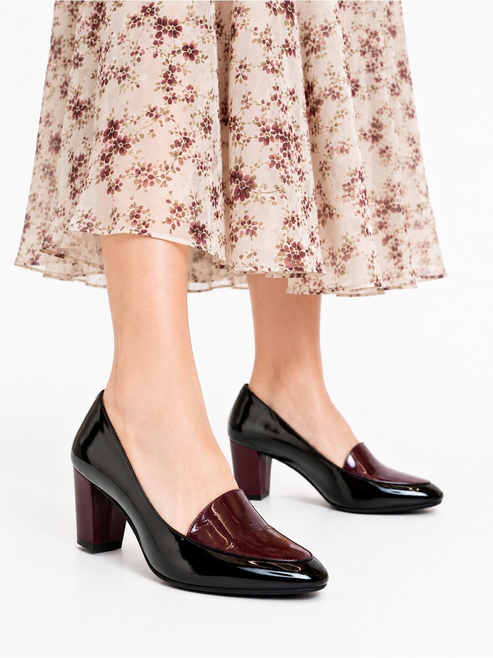 Size 8 Capelli Rossi Women’s Patent Leather Block Heel Pumps‎ Black Burgundy